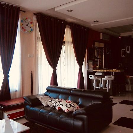 Sherry Luxury Homestay Pasir Gudang Kültér fotó